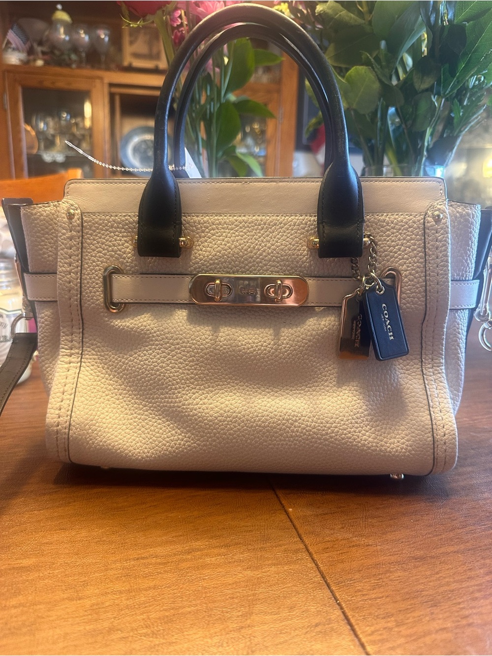 Coach Swagger 27 Colorblock Leather Chalk/Black